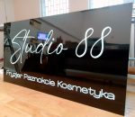 Szyld reklamowy Studio 88 - Czarny dibond