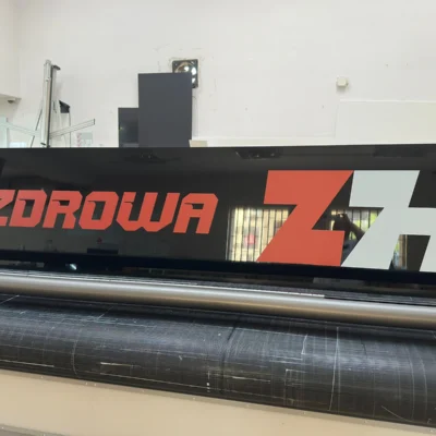 Zdrowa ZH – logotyp firmy, tablice i szyldy reklamowe