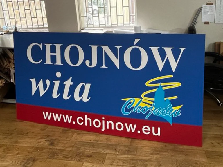 Chojnów wita – tablice i szyldy reklamowe miasta