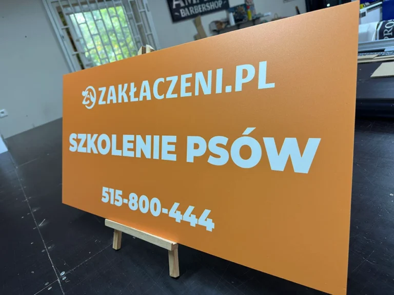 Zakłaczeni.pl – szkolenie psów, tablice i szyldy reklamowe