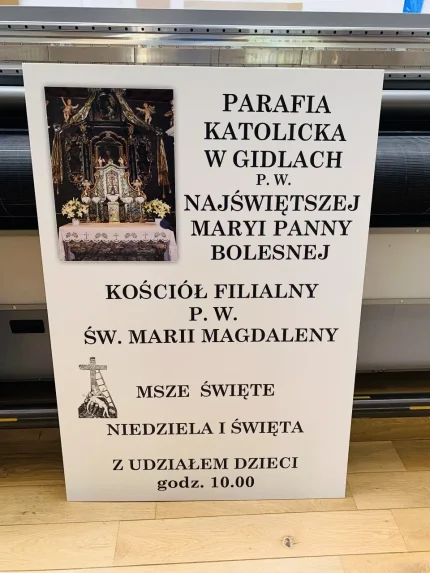Tablica informacyjna o mszach z grafiką ołtarza, druk UV na kompozytowej płycie