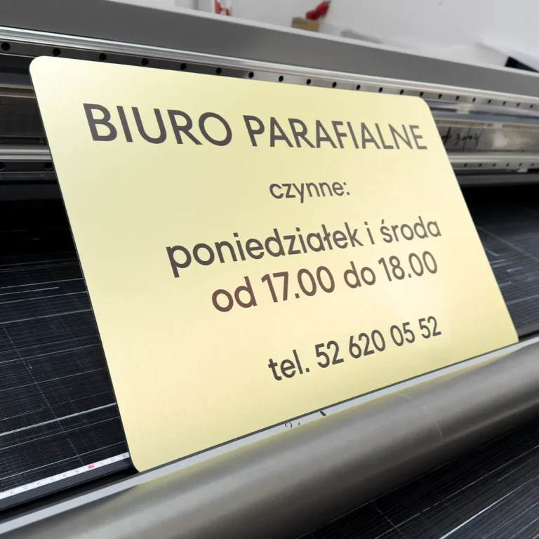 Goldener Dibond mit Druck – Werbeschild aus Aluminiumverbund