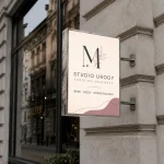 Kaseton dwustronny LED ze srebrnego lustrzanego dibondu dla studia urody