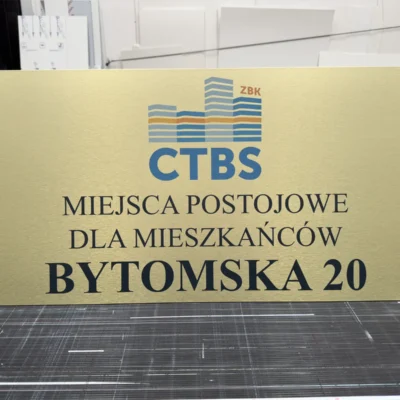 Tablica CTBS Bytomska 20 w kolorze złotym – tablice i szyldy reklamowe z dibondu