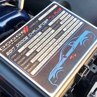 Aluminiowa tabliczka Dodge Challenger z danymi technicznymi, tablice i szyldy reklamowe z dibondu