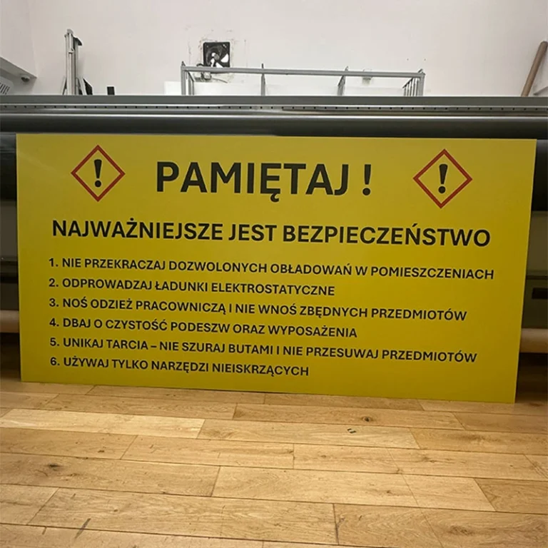 tablica pcv bezpiecznstwo