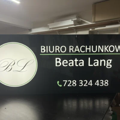Kaseton LED „Beata Lang” – podświetlany szyld biura rachunkowego