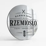 Lustrzany szyld z dibondu do salonu barberskiego