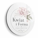 Biały szyld z dibondu z motywem kwiatowym