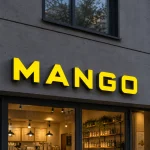 Żółte litery reklamowe 3D z podświetleniem – MANGO
