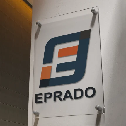 plexi tabliczka reklamowa na dystansach logo firmy nowoczesny design
