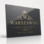 Antracytowa tablica z dibondu dla hotelu