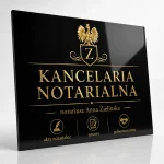 Czarna tablica z dibondu dla notariusza