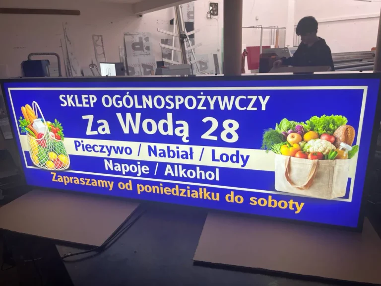Kaseton reklamowy LED profil aluminiowy dla sklepu spożywczego