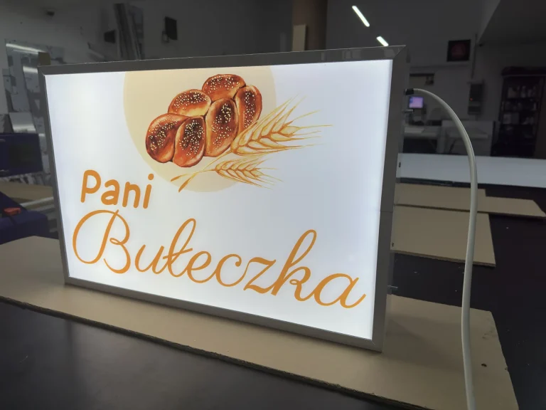 Kaseton reklamowy dwustronny frezowany dla piekarni