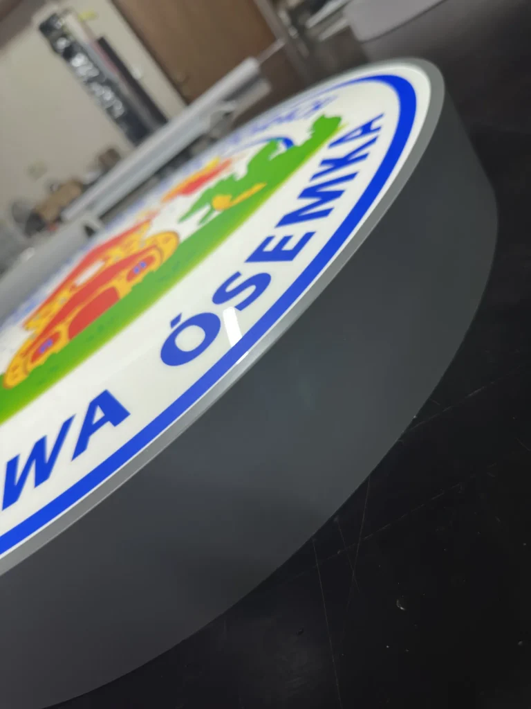 Okrągły kaseton dwustronny frezowany z kolorowym nadrukiem