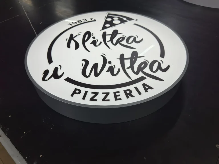 Okrągły kaseton reklamowy dwustronny frezowany dla pizzerii