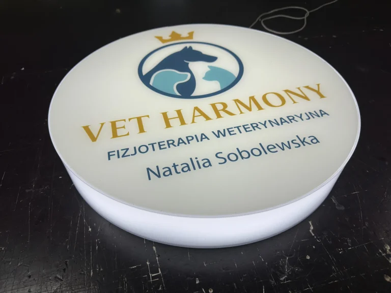 Kaseton reklamowy okrągły dla weterynarii z logo