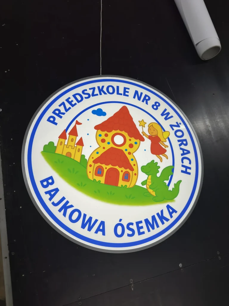 Kaseton reklamowy okrągły dla przedszkola z kolorowym nadrukiem