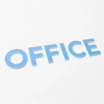 Jasnoniebieski napis Office z PCV z kolorowym frontem i białymi bokami