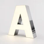 Srebrne lustrzane boki z dibondu do liter LED