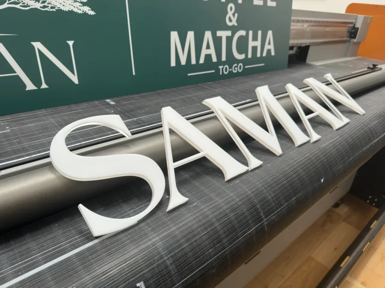 Litery 3D z plexi wielowarstwowe – kompletny napis SAMAN