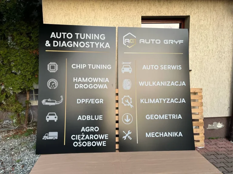 Szyld z dibondu z ofertą serwisu samochodowego