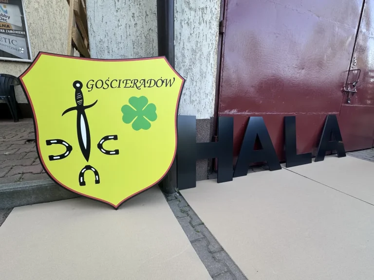 Wielowarstwowe litery 3D z plexi bez podświetlenia z logo