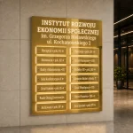 Lustrzana złota tablica informacyjna LED z wymiennymi panelami