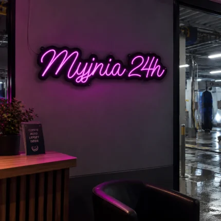 Różowy neon MYJNIA 24H – napis świetlny do myjni samochodowej