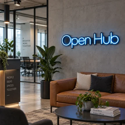 Niebieski napis LED na zamówienie Open Hub w biurze