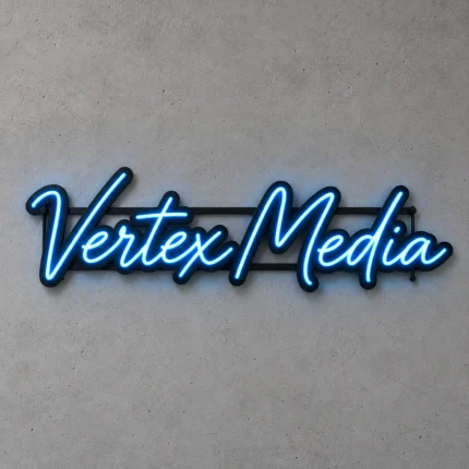 Niebieski napis LED na zamówienie Vertex Media na ścianie