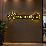 Neon personalizowany Nova Realty z symbolem domu